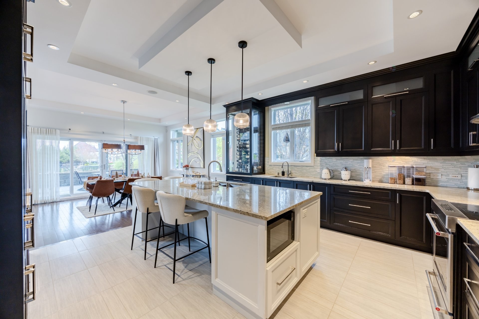 









3840


Rue Leningrad

,
Brossard,




QC
J4Y3J6

