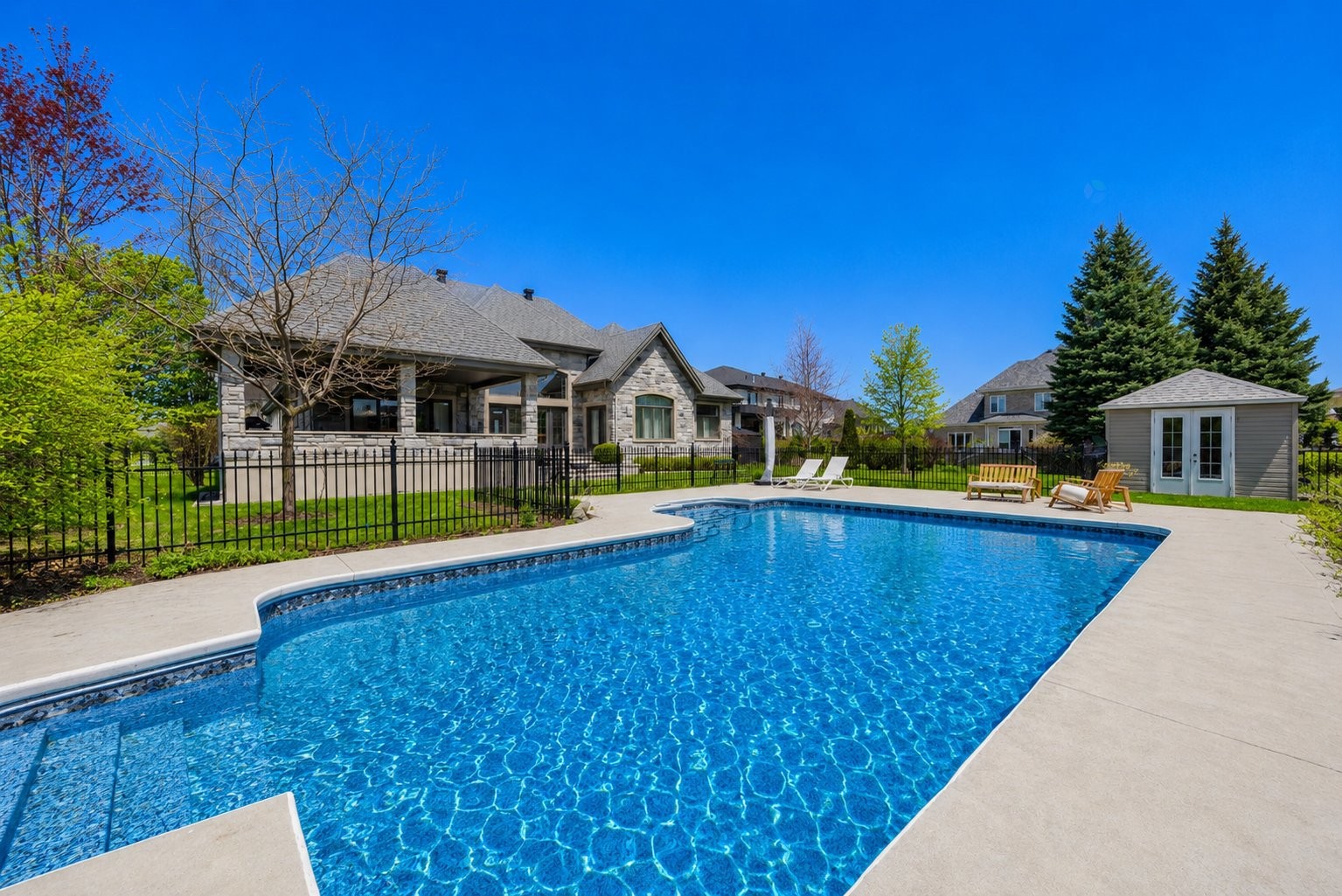 









3840


Rue Leningrad

,
Brossard,




QC
J4Y3J6

