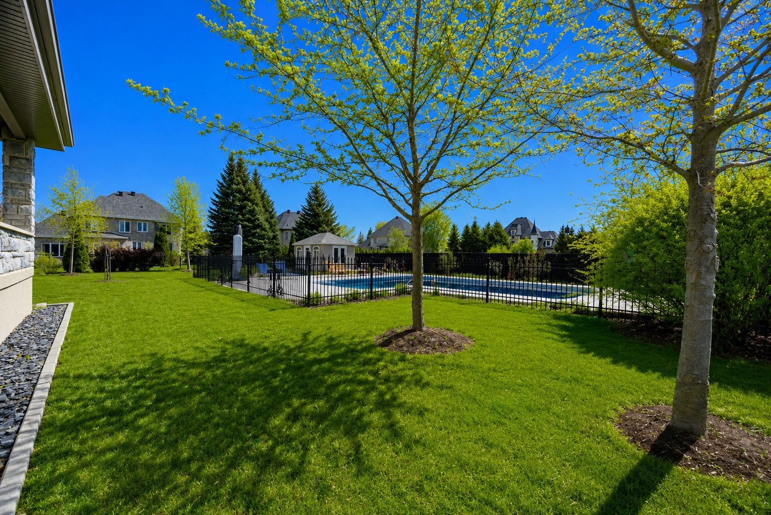 









3840


Rue Leningrad

,
Brossard,




QC
J4Y3J6

