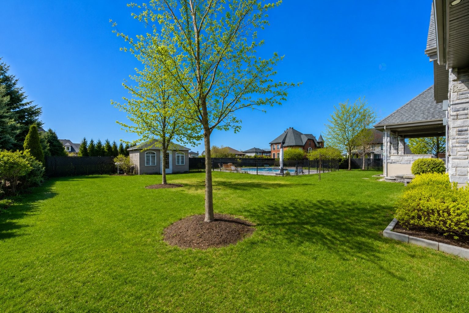 









3840


Rue Leningrad

,
Brossard,




QC
J4Y3J6

