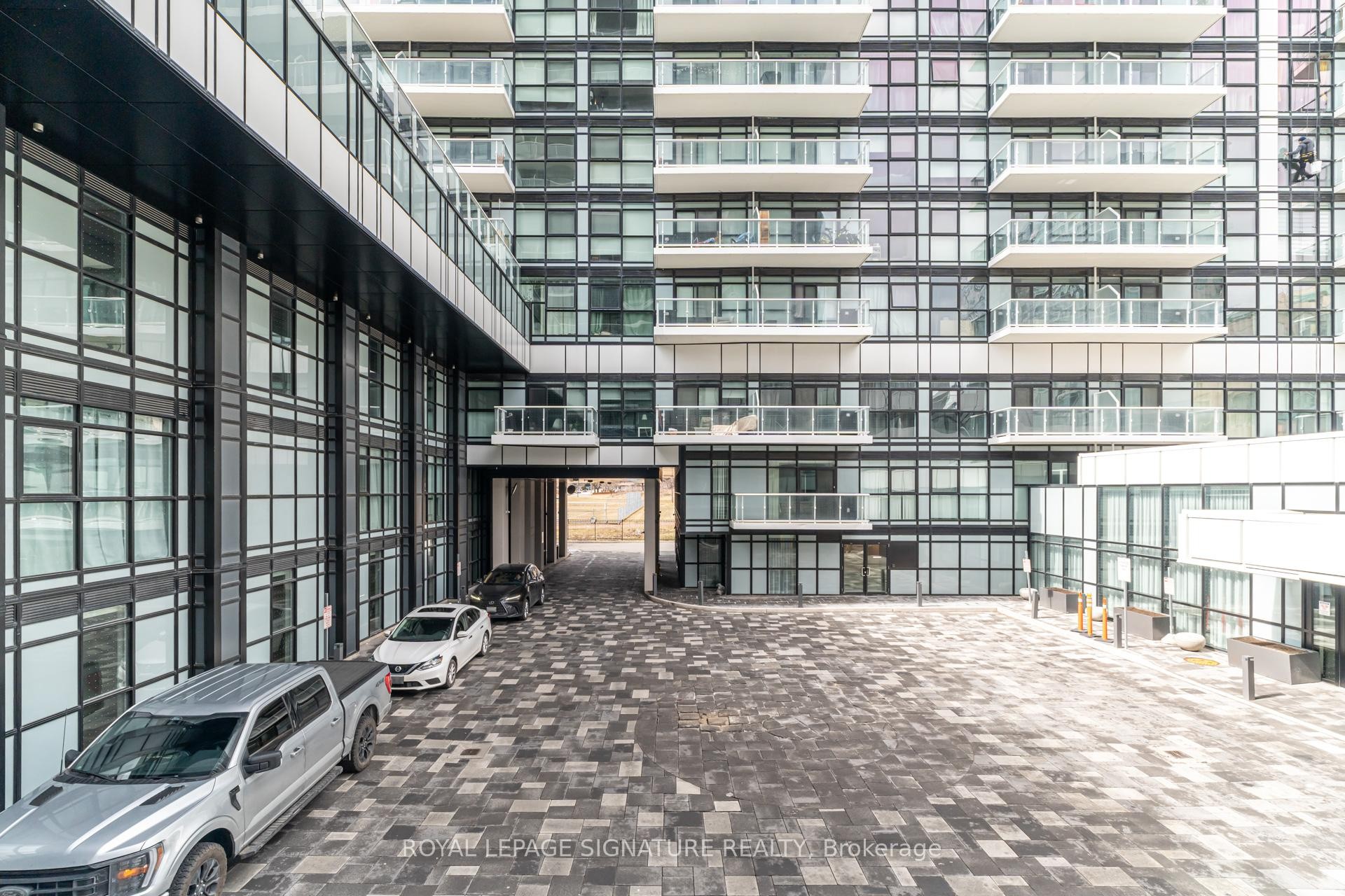 









251


Manitoba

Street, 202,
Toronto,




ON
M8Y 0B3

