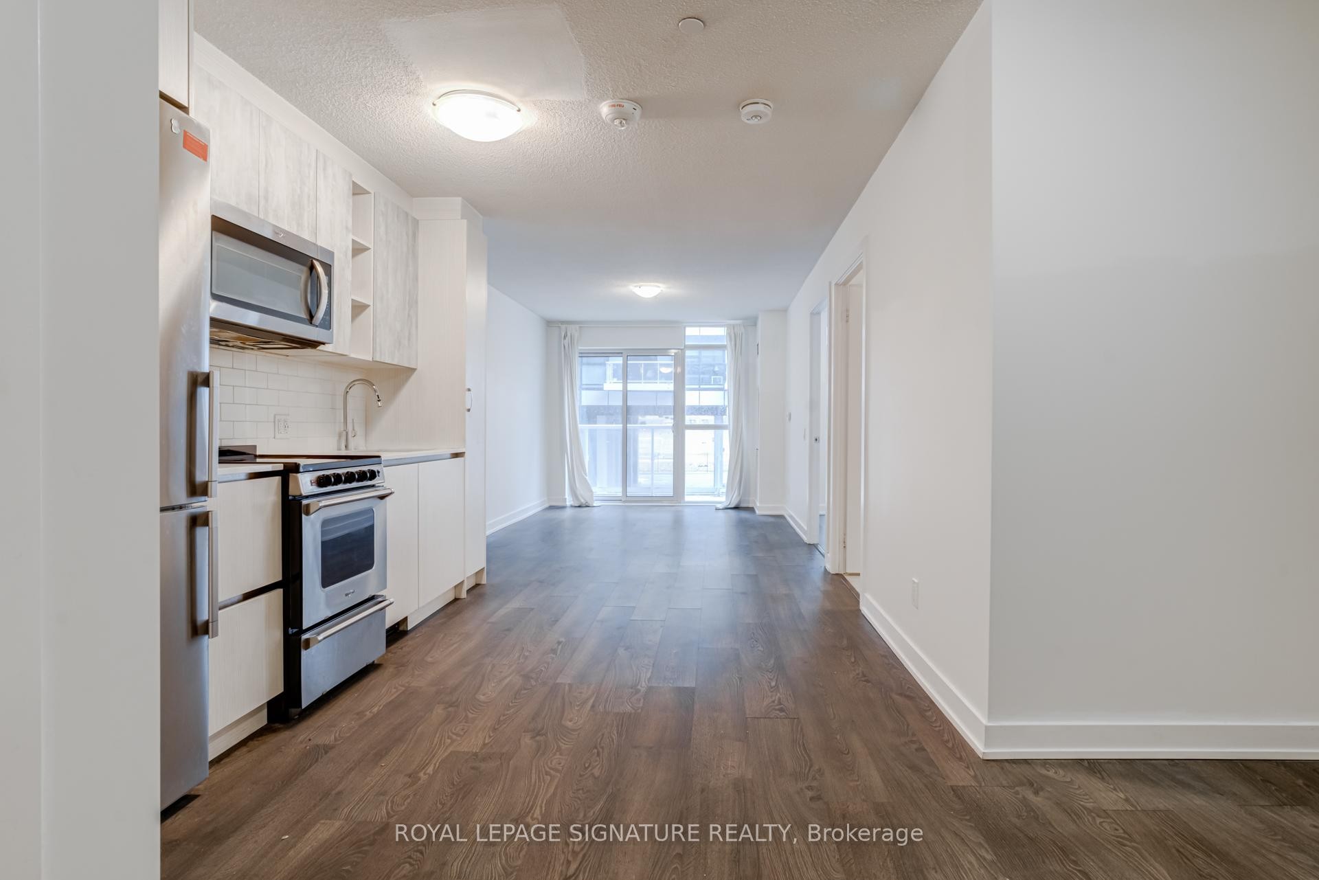 









251


Manitoba

Street, 202,
Toronto,




ON
M8Y 0B3

