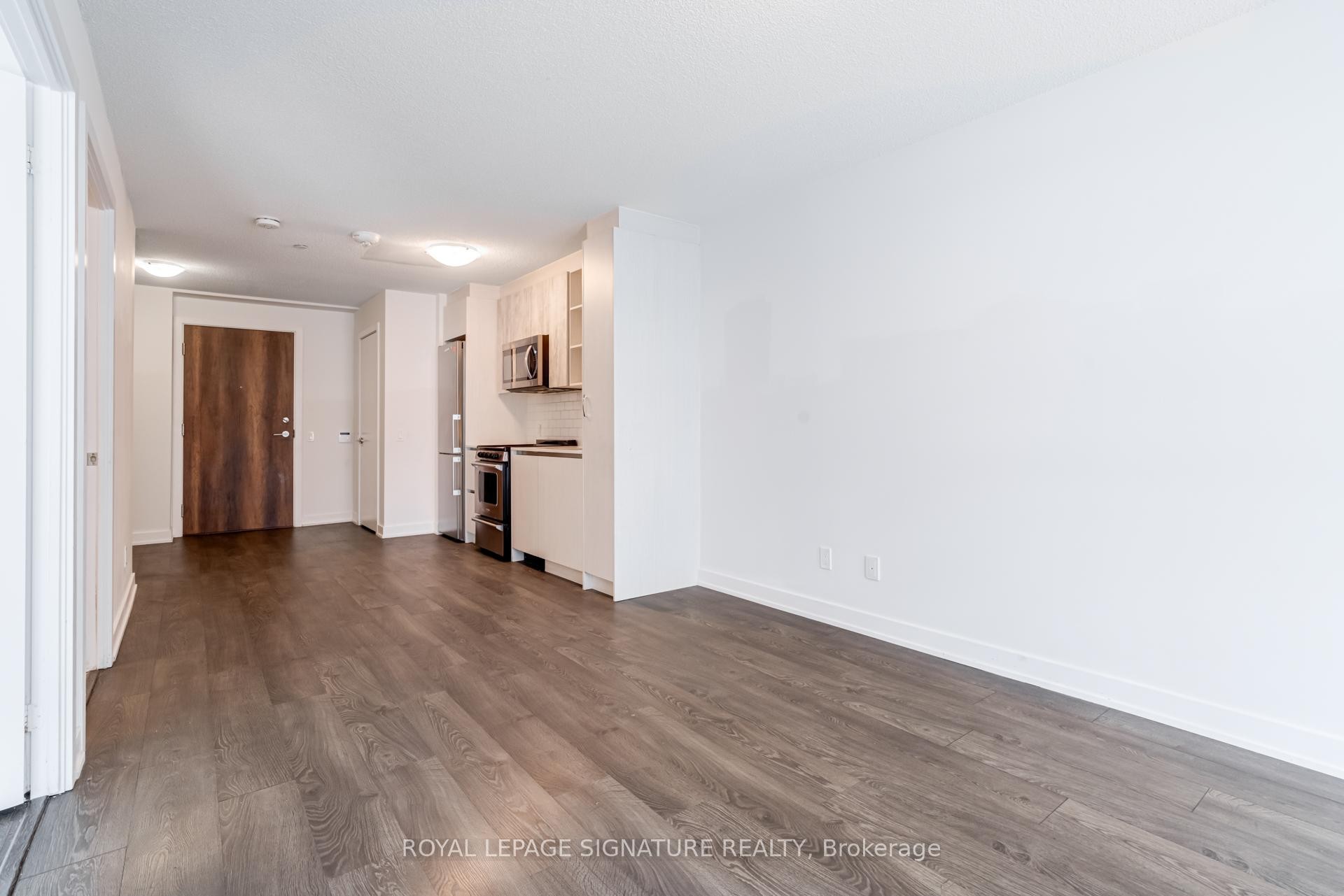 









251


Manitoba

Street, 202,
Toronto,




ON
M8Y 0B3

