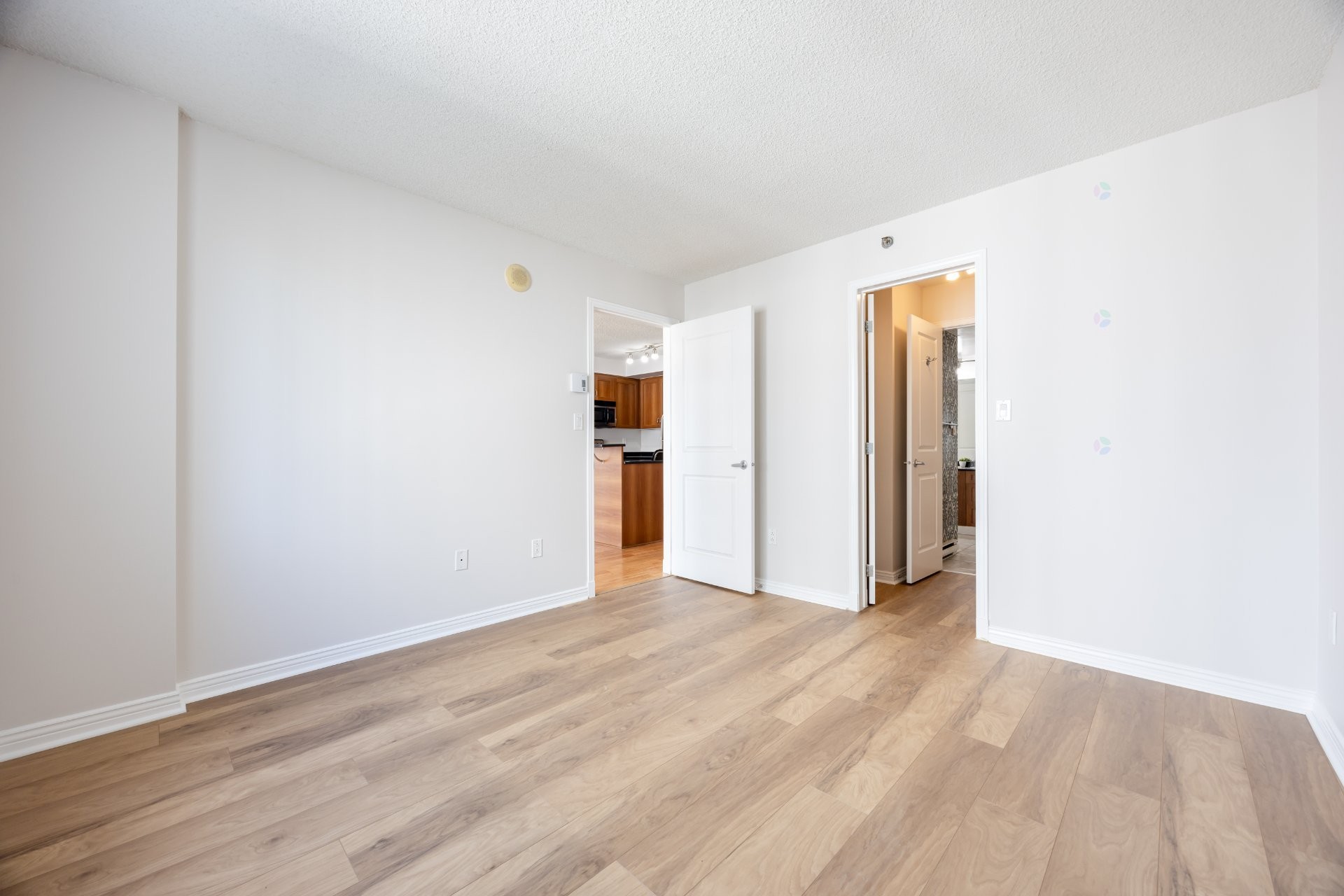 









1280


Rue St-Jacques

, 802,
Montréal (Ville-Marie),




QC
H3C0G3

