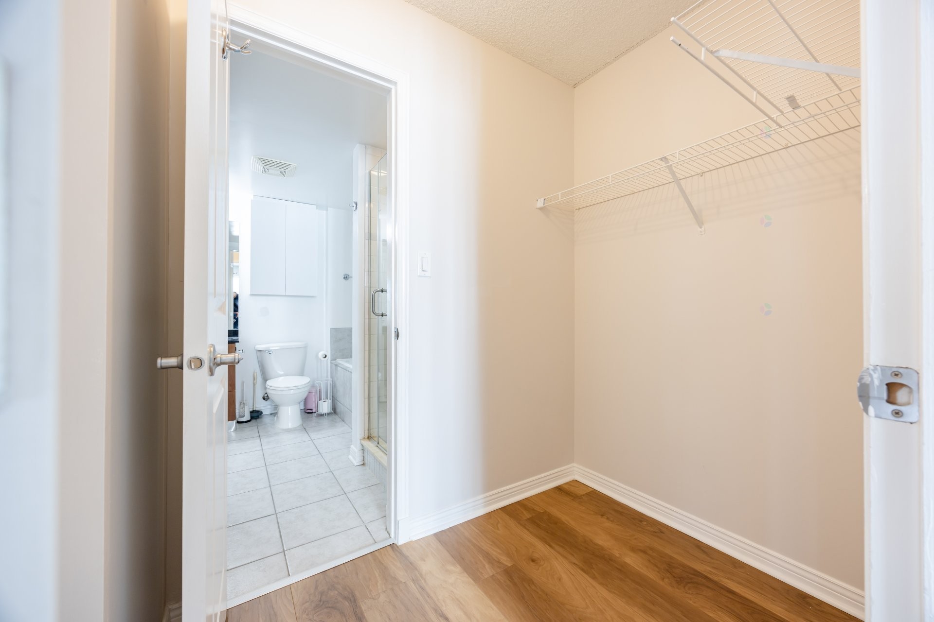 









1280


Rue St-Jacques

, 802,
Montréal (Ville-Marie),




QC
H3C0G3

