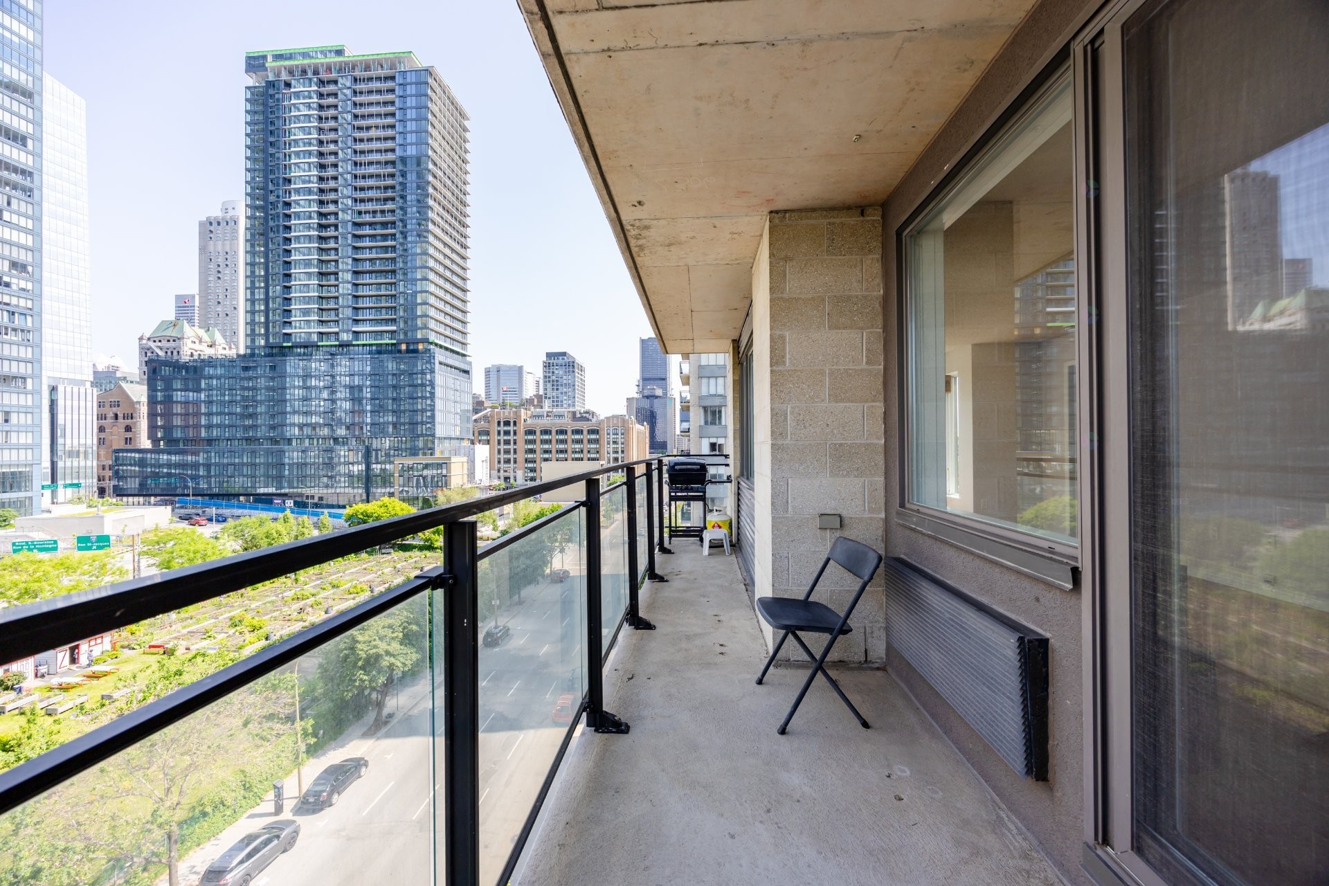 









1280


Rue St-Jacques

, 802,
Montréal (Ville-Marie),




QC
H3C0G3

