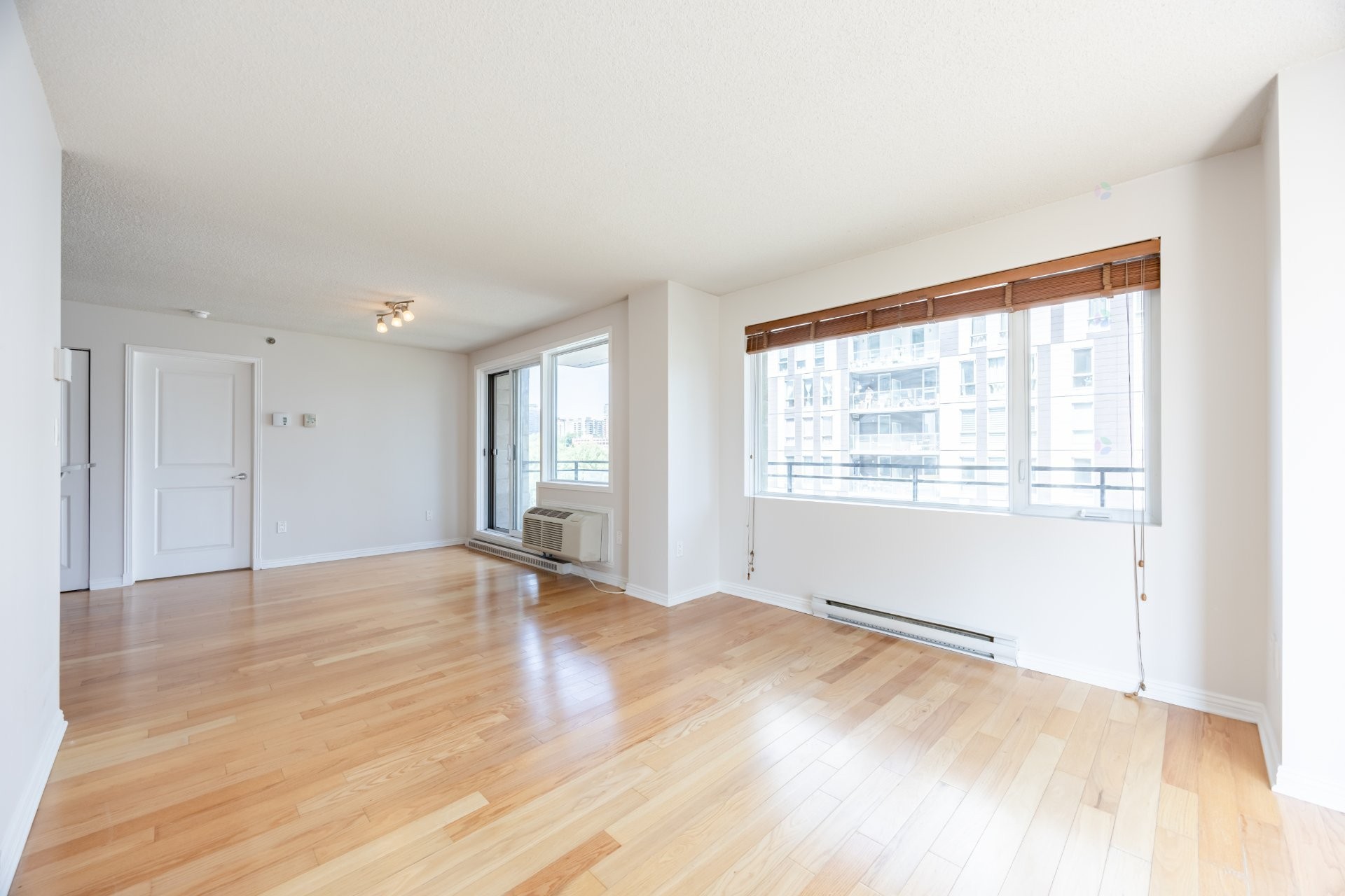 









1280


Rue St-Jacques

, 802,
Montréal (Ville-Marie),




QC
H3C0G3

