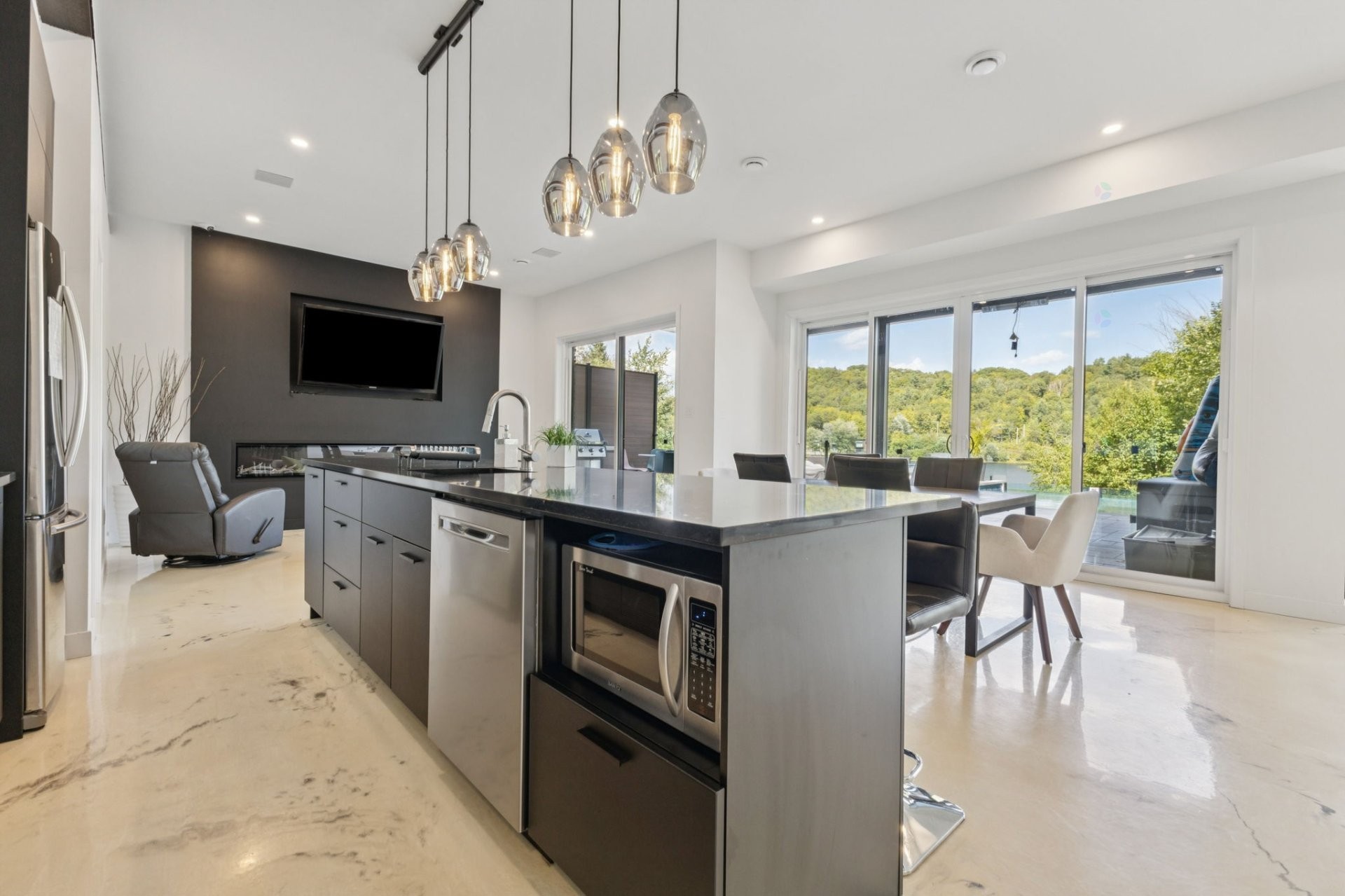 









86


Ch. H.-Zurenski

,
Val-des-Monts,




QC
J8N0K6

