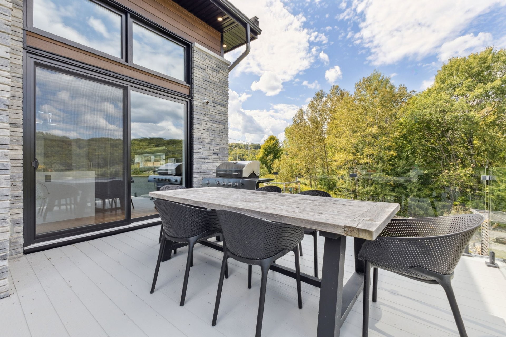 









86


Ch. H.-Zurenski

,
Val-des-Monts,




QC
J8N0K6

