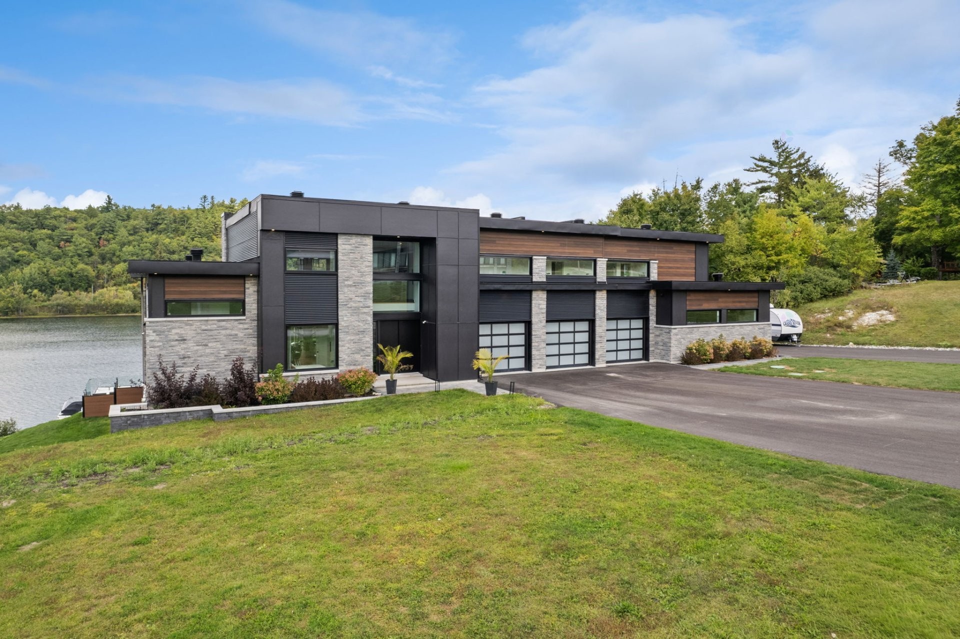 









86


Ch. H.-Zurenski

,
Val-des-Monts,




QC
J8N0K6

