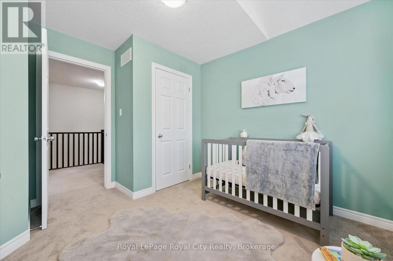 












5 SANDYBAY AVENUE

,
Kitchener,




Ontario
N2A0H7

