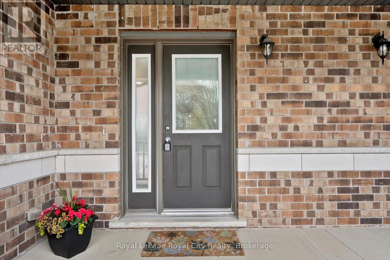 












5 SANDYBAY AVENUE

,
Kitchener,




Ontario
N2A0H7

