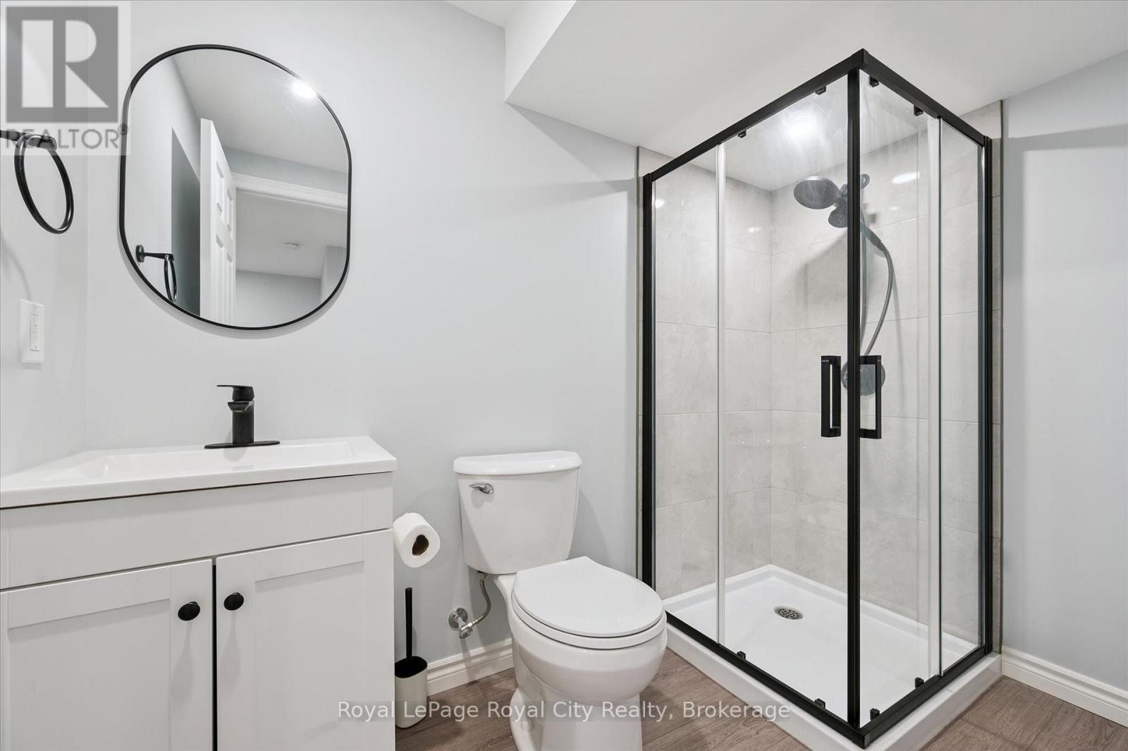 












5 SANDYBAY AVENUE

,
Kitchener,




Ontario
N2A0H7

