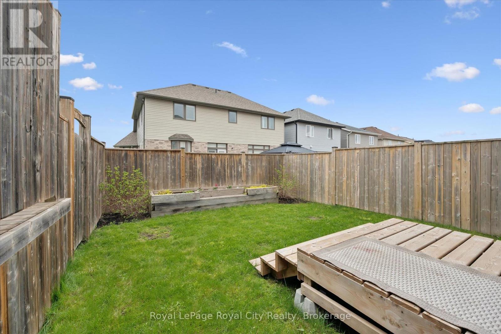 












5 SANDYBAY AVENUE

,
Kitchener,




Ontario
N2A0H7

