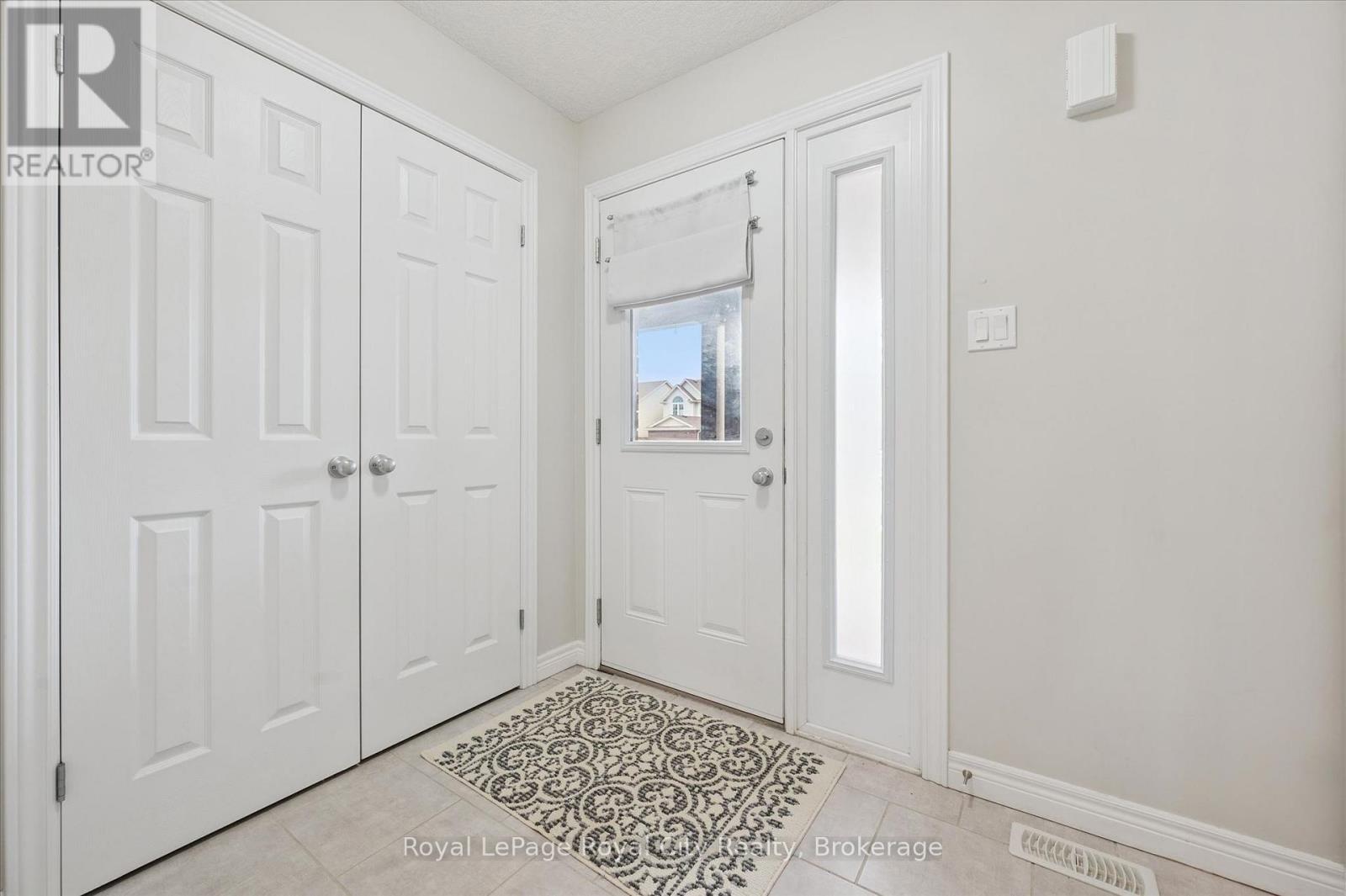 












5 SANDYBAY AVENUE

,
Kitchener,




Ontario
N2A0H7

