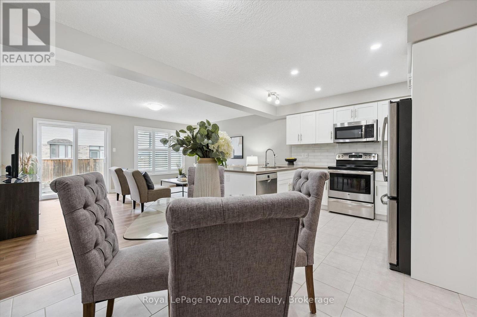 












5 SANDYBAY AVENUE

,
Kitchener,




Ontario
N2A0H7

