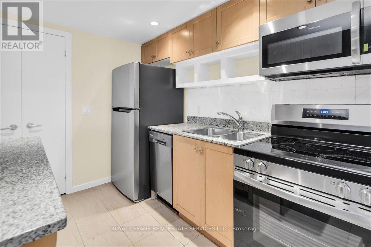 












1104 - 208 QUEENS QUAY W

,
Toronto,




Ontario
M5J2Y5

