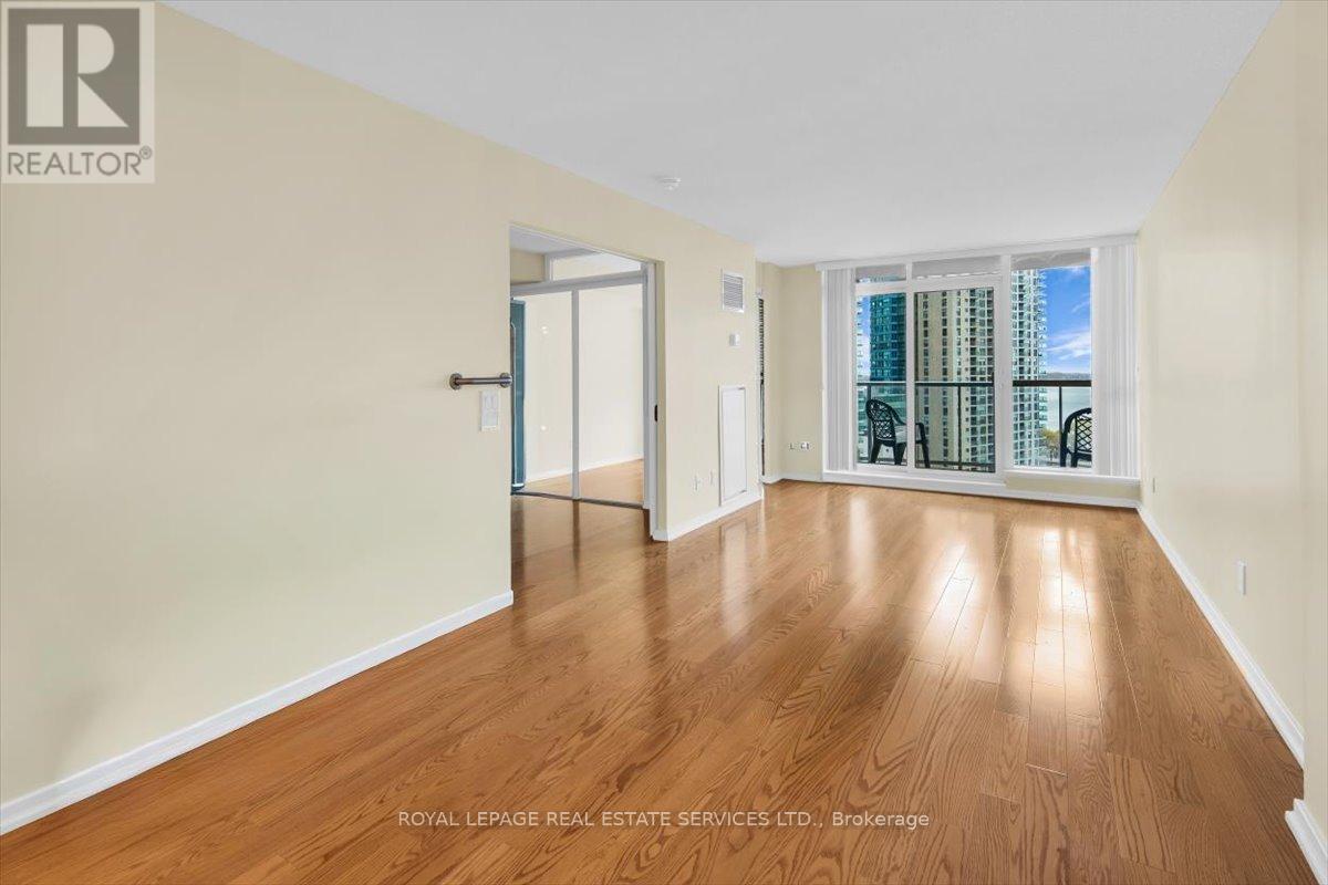 












1104 - 208 QUEENS QUAY W

,
Toronto,




Ontario
M5J2Y5

