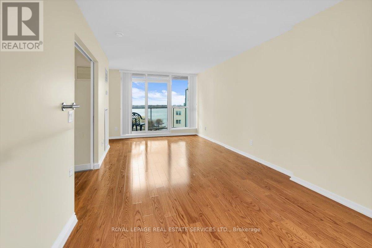 












1104 - 208 QUEENS QUAY W

,
Toronto,




Ontario
M5J2Y5


