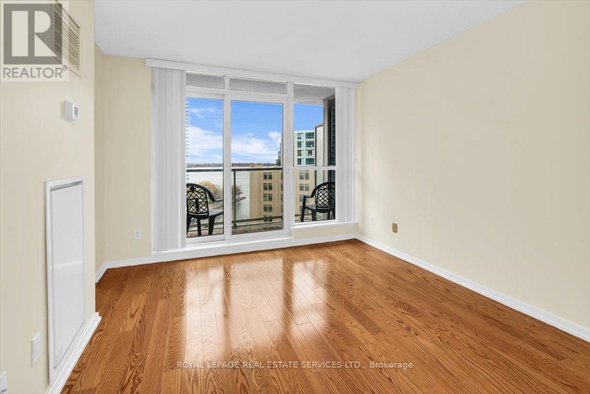 












1104 - 208 QUEENS QUAY W

,
Toronto,




Ontario
M5J2Y5

