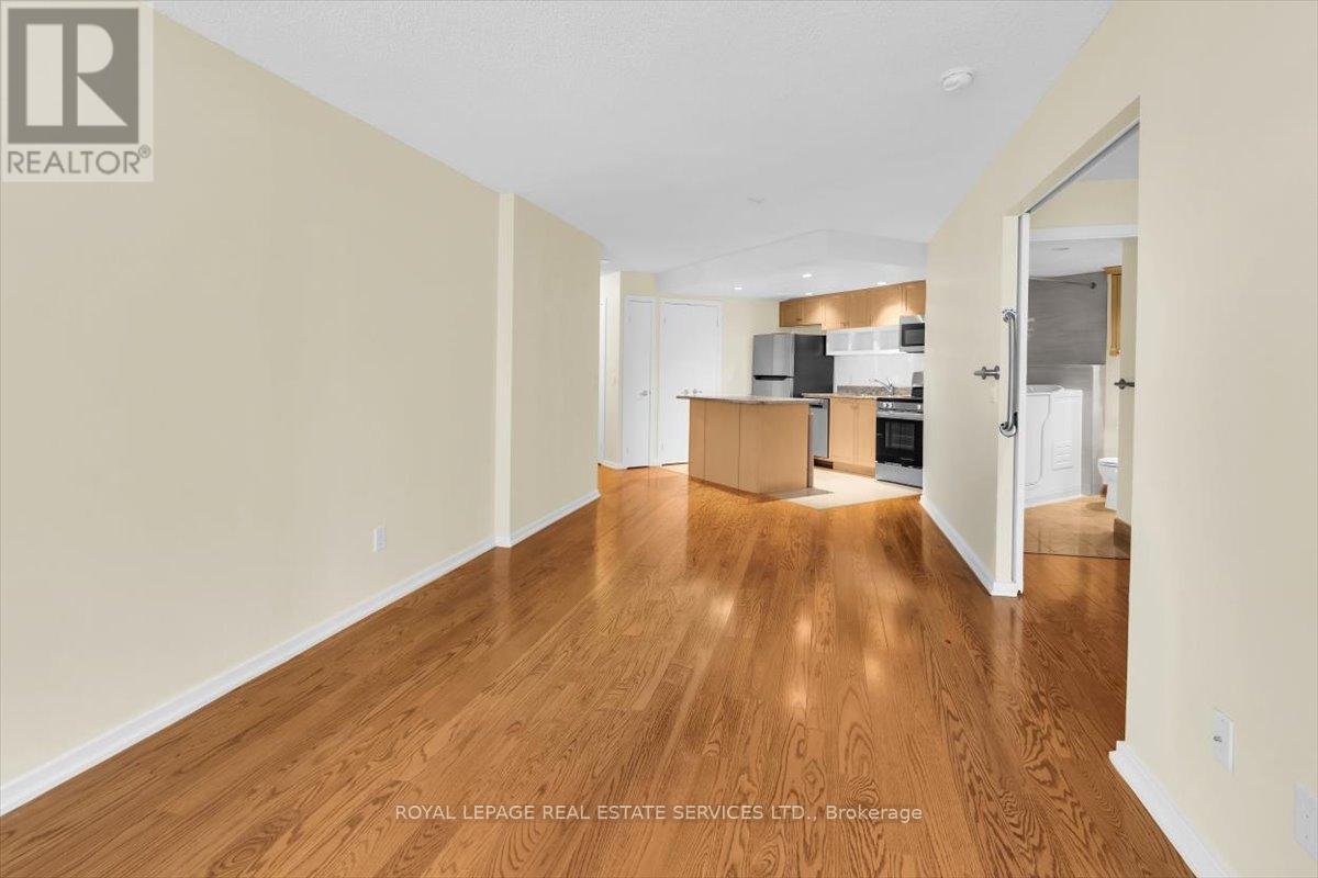 












1104 - 208 QUEENS QUAY W

,
Toronto,




Ontario
M5J2Y5

