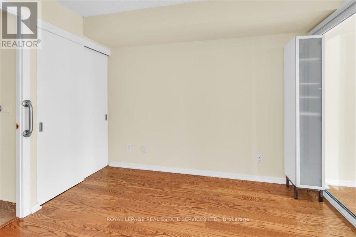 












1104 - 208 QUEENS QUAY W

,
Toronto,




Ontario
M5J2Y5

