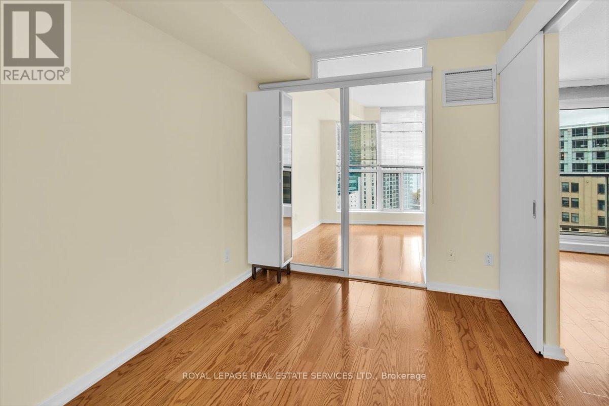 












1104 - 208 QUEENS QUAY W

,
Toronto,




Ontario
M5J2Y5

