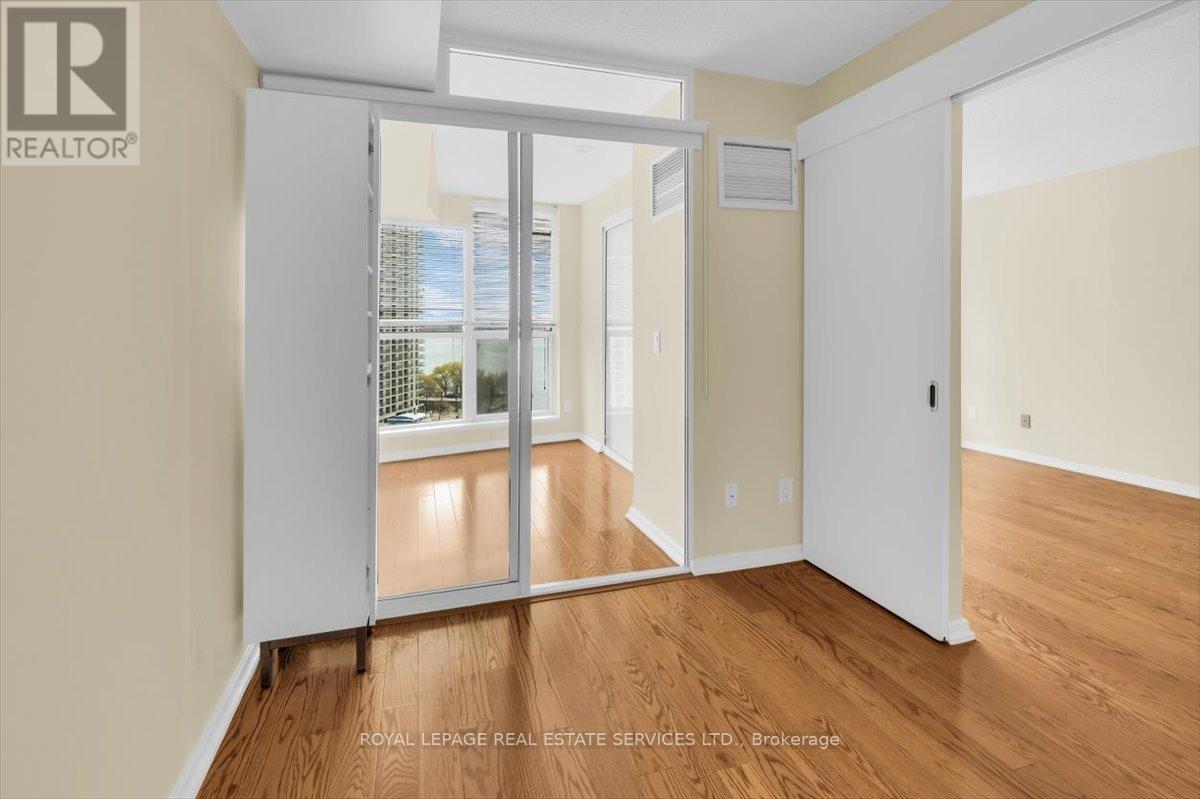 












1104 - 208 QUEENS QUAY W

,
Toronto,




Ontario
M5J2Y5

