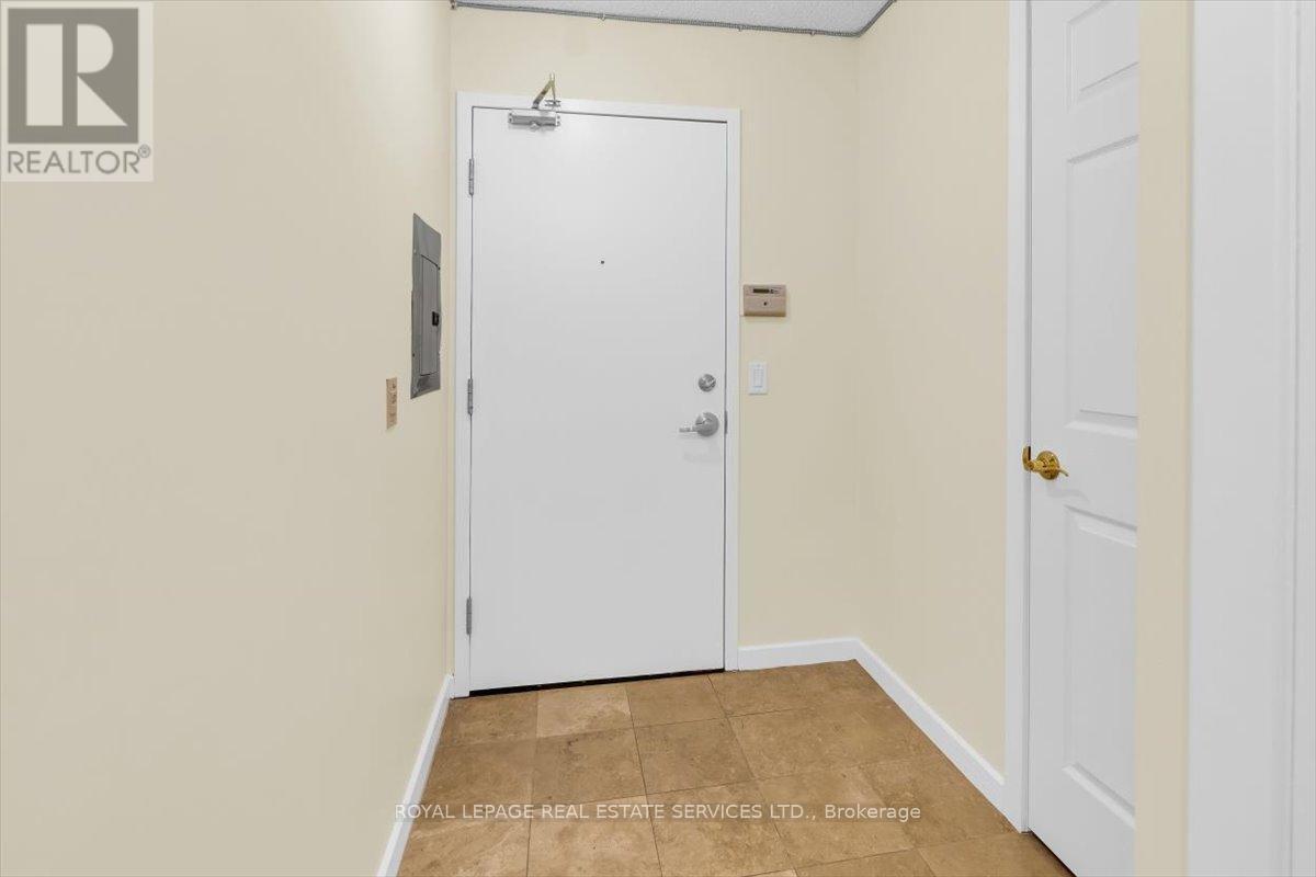 












1104 - 208 QUEENS QUAY W

,
Toronto,




Ontario
M5J2Y5

