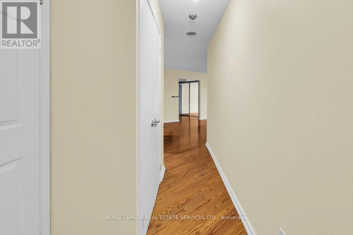 












1104 - 208 QUEENS QUAY W

,
Toronto,




Ontario
M5J2Y5

