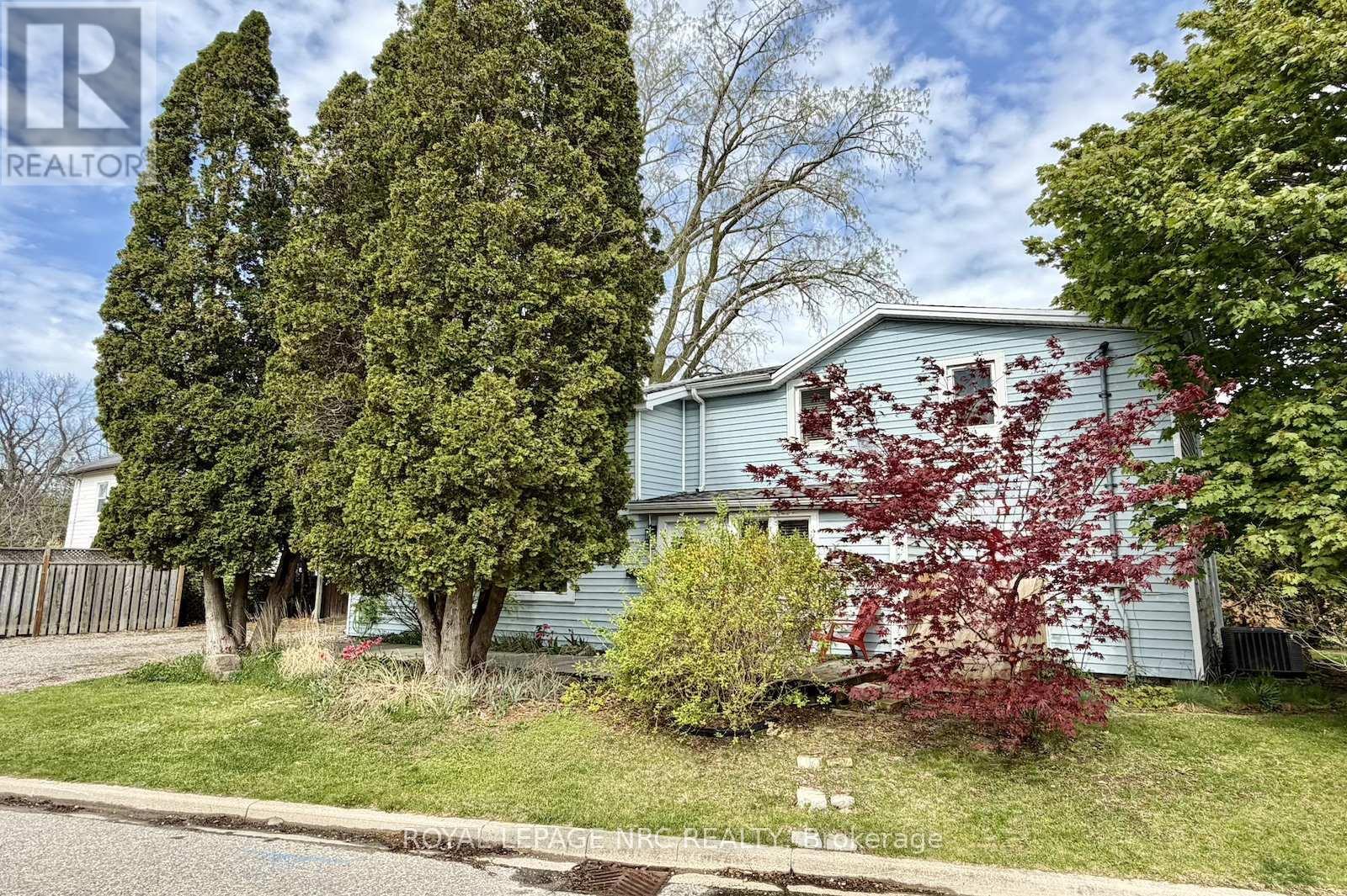 












1 JOHN AVENUE

,
Brant,




Ontario
N3L2S8

