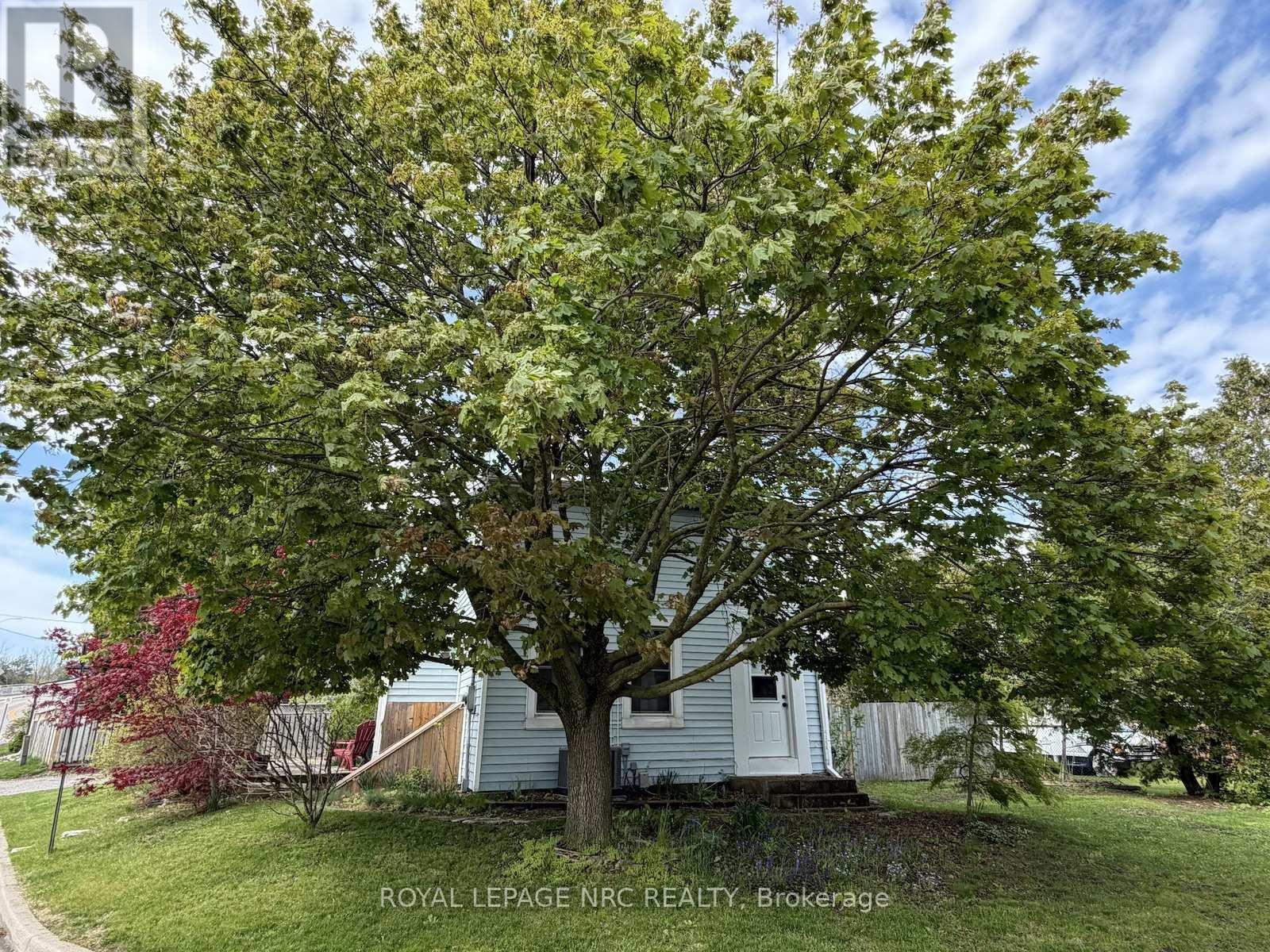 












1 JOHN AVENUE

,
Brant,




Ontario
N3L2S8

