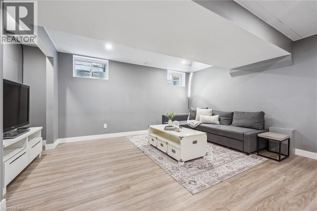 












144 KEMP Crescent

,
Guelph,




Ontario
N1E0K1


