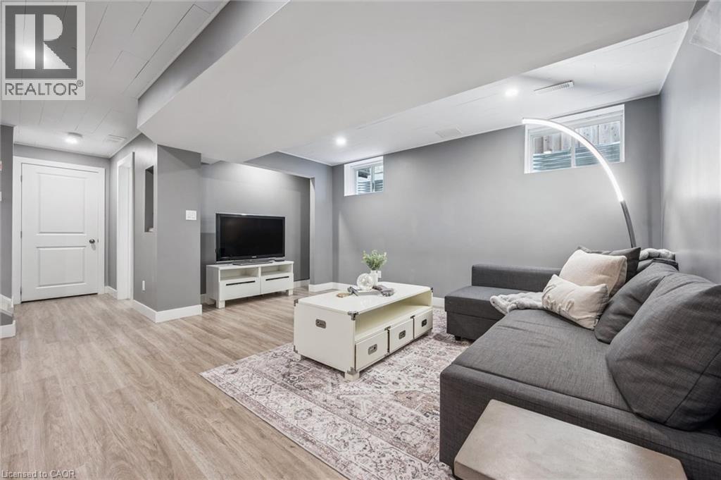 












144 KEMP Crescent

,
Guelph,




Ontario
N1E0K1

