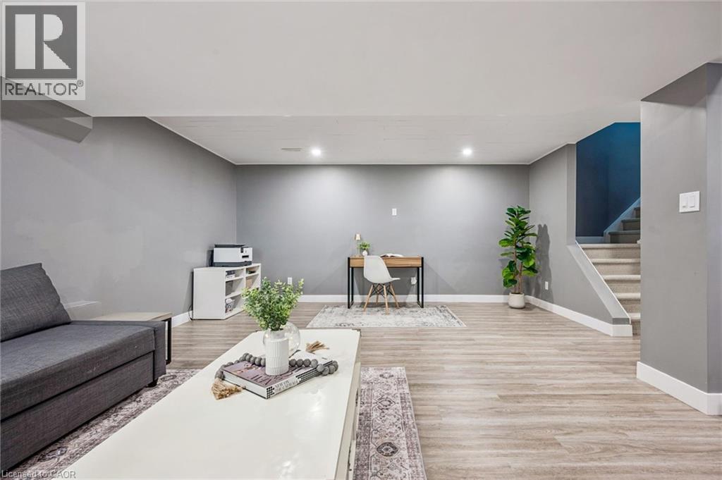 












144 KEMP Crescent

,
Guelph,




Ontario
N1E0K1

