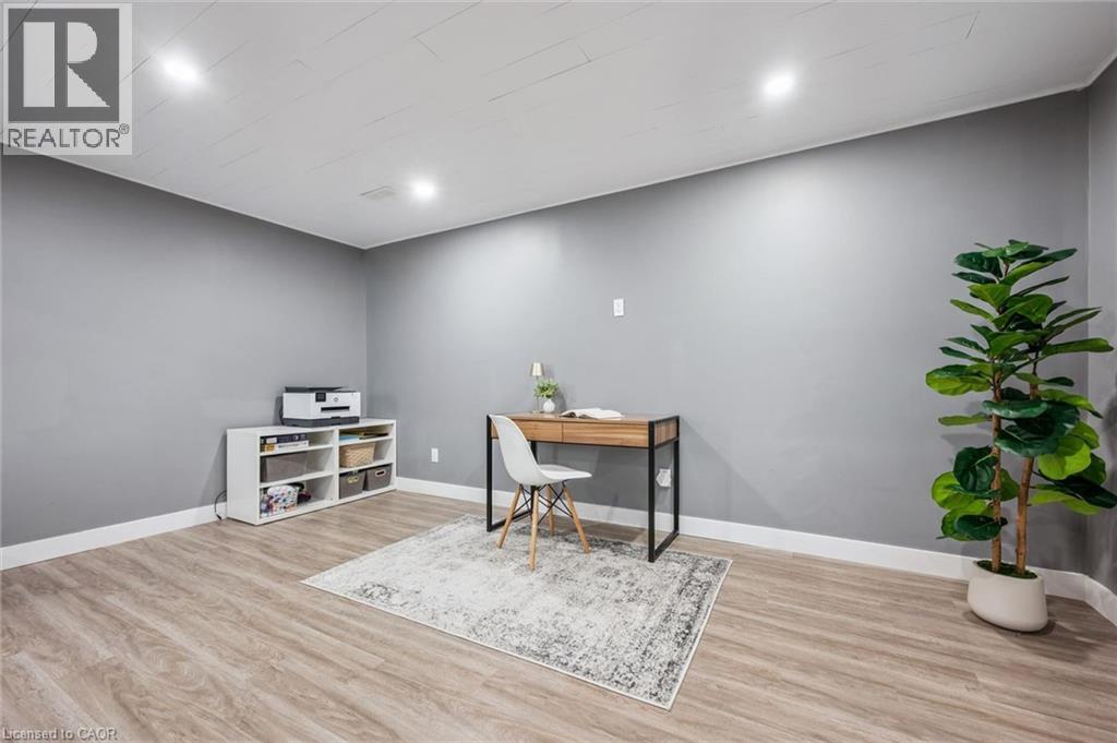












144 KEMP Crescent

,
Guelph,




Ontario
N1E0K1

