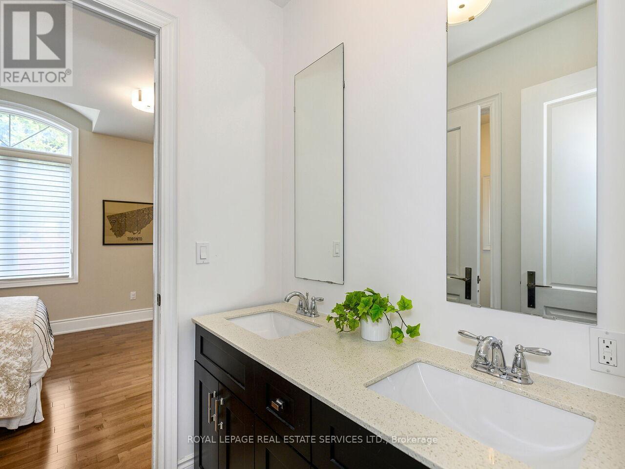 












24 JOPLING AVENUE N

,
Toronto,




Ontario
M9B4E7

