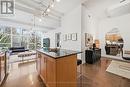XL kitchen w/breakfast bar