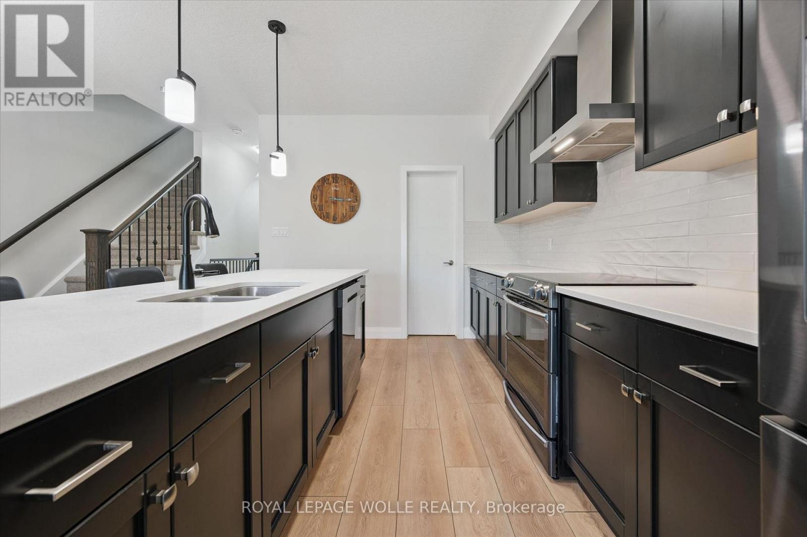 












873 ROBERT FERRIE DRIVE

,
Kitchener,




Ontario
N2R0P2

