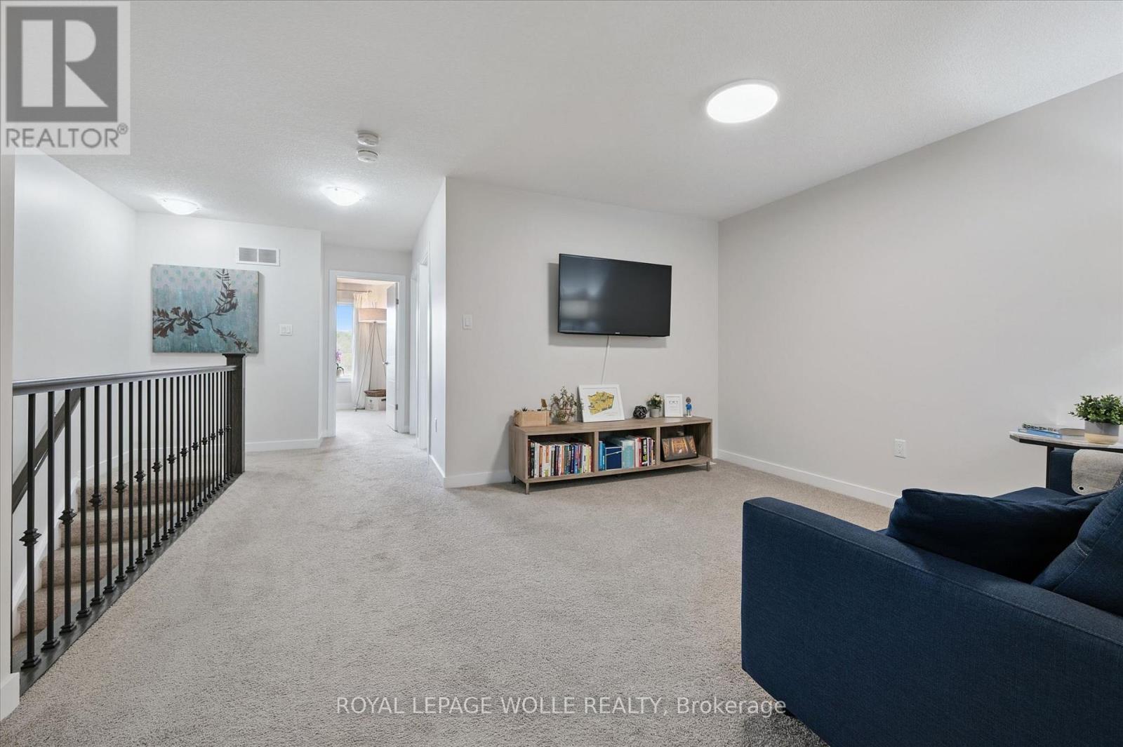 












873 ROBERT FERRIE DRIVE

,
Kitchener,




Ontario
N2R0P2

