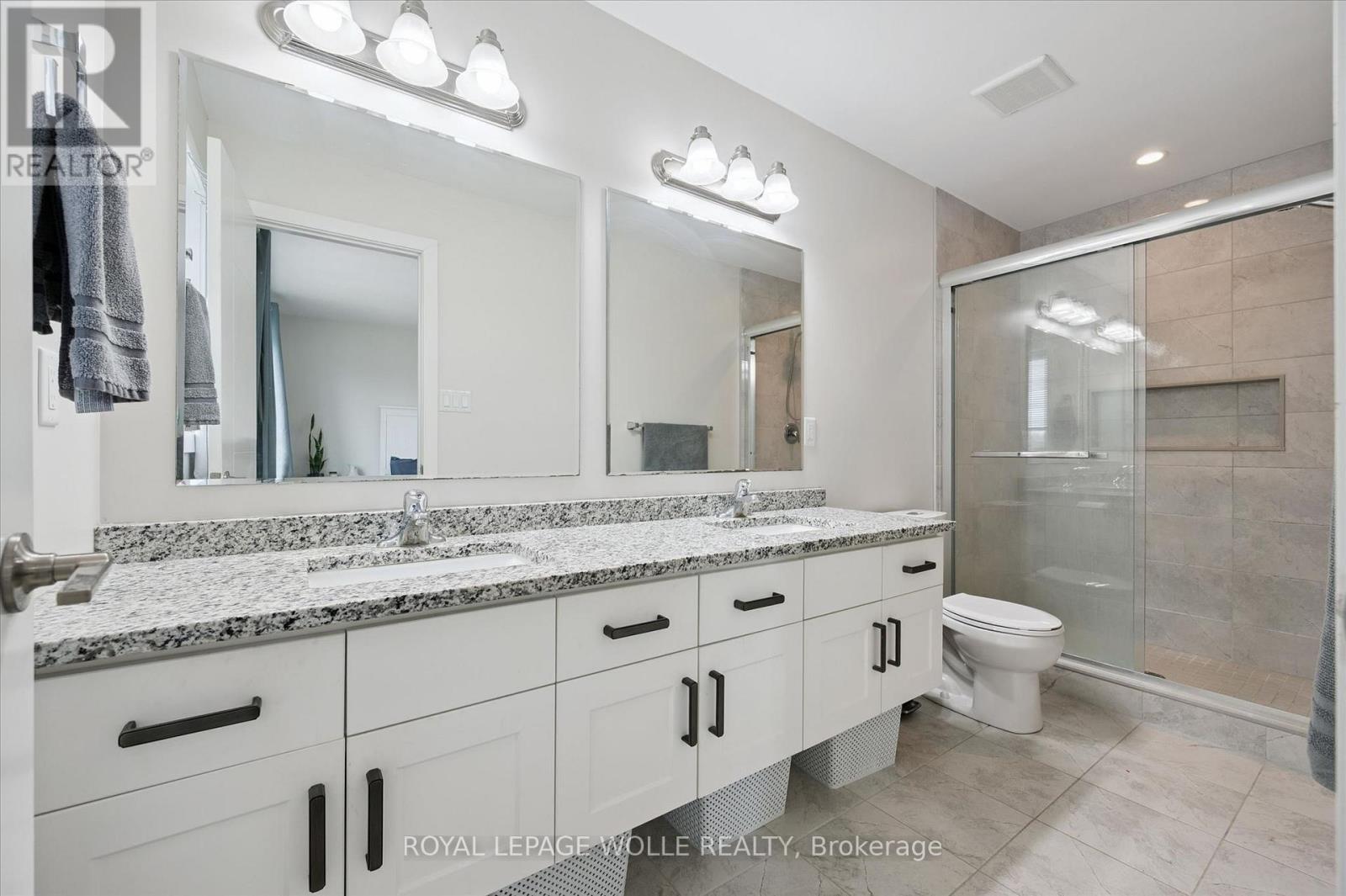 












873 ROBERT FERRIE DRIVE

,
Kitchener,




Ontario
N2R0P2


