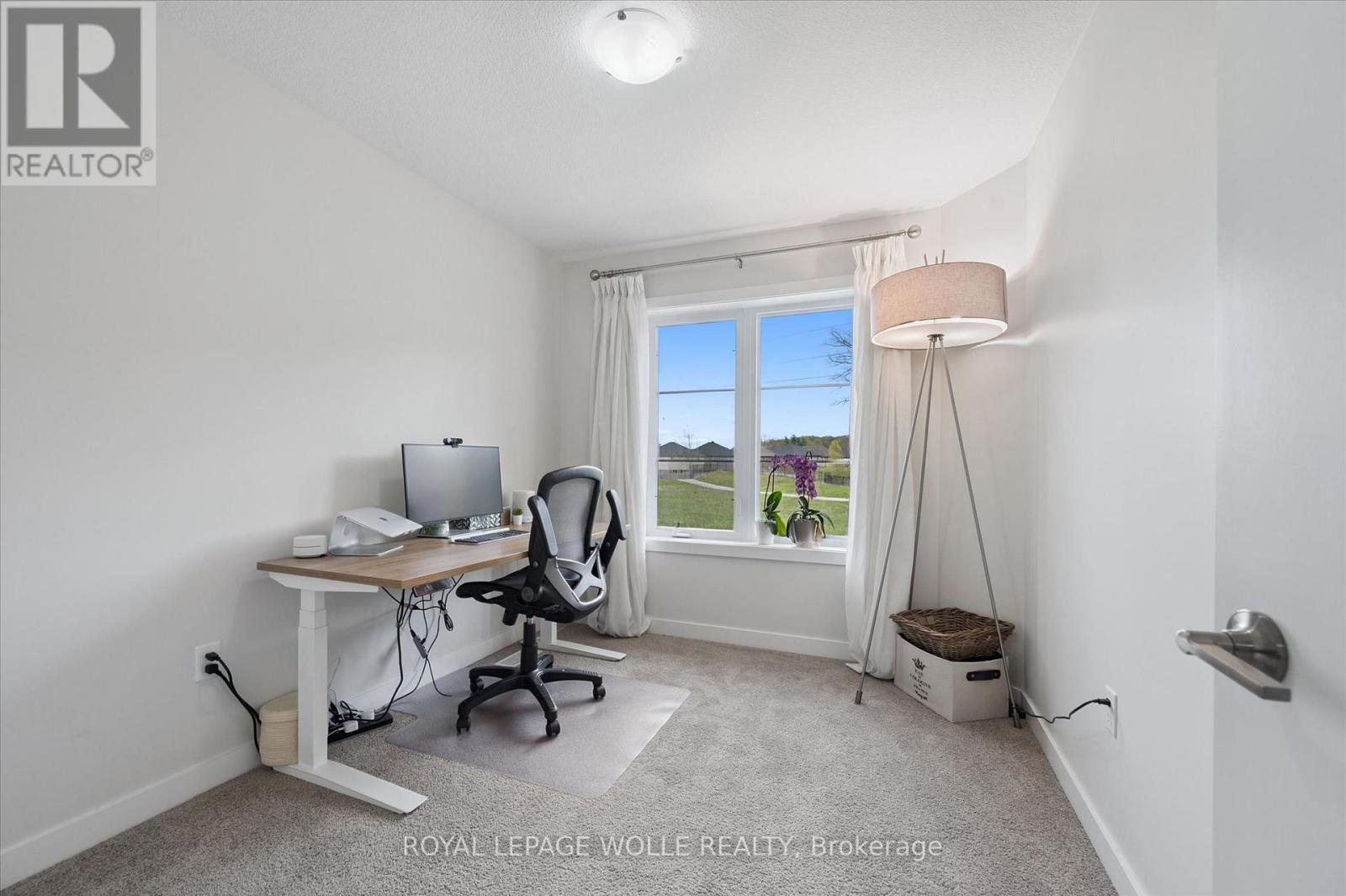 












873 ROBERT FERRIE DRIVE

,
Kitchener,




Ontario
N2R0P2

