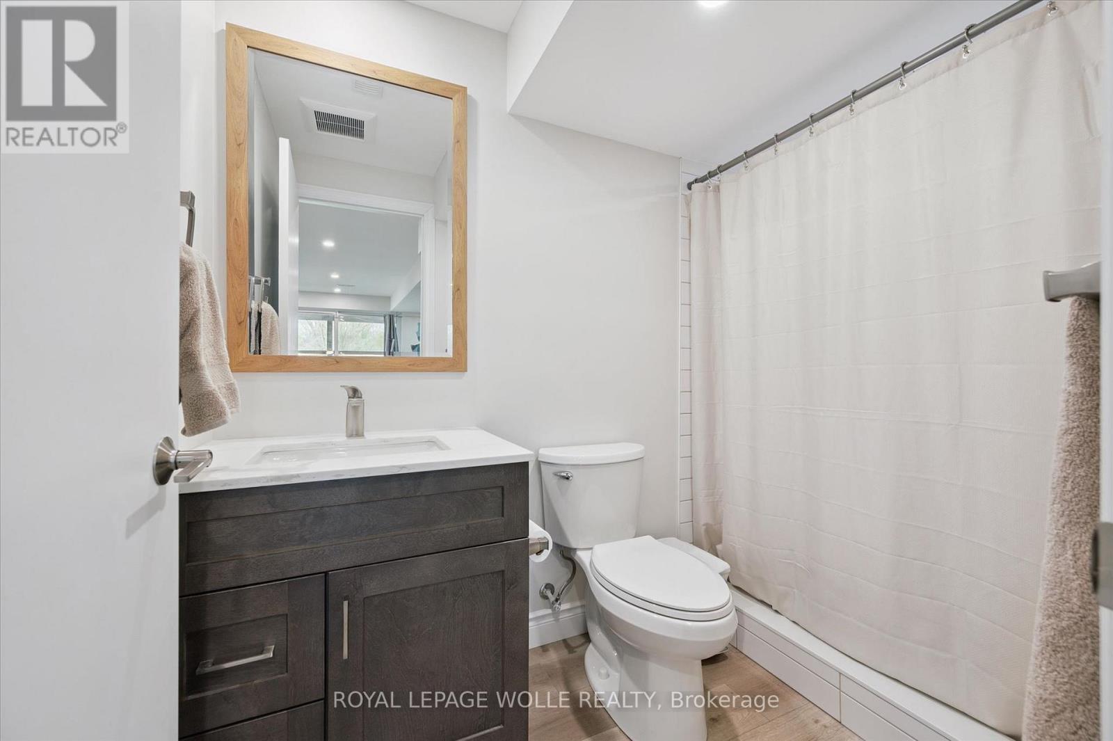 












873 ROBERT FERRIE DRIVE

,
Kitchener,




Ontario
N2R0P2

