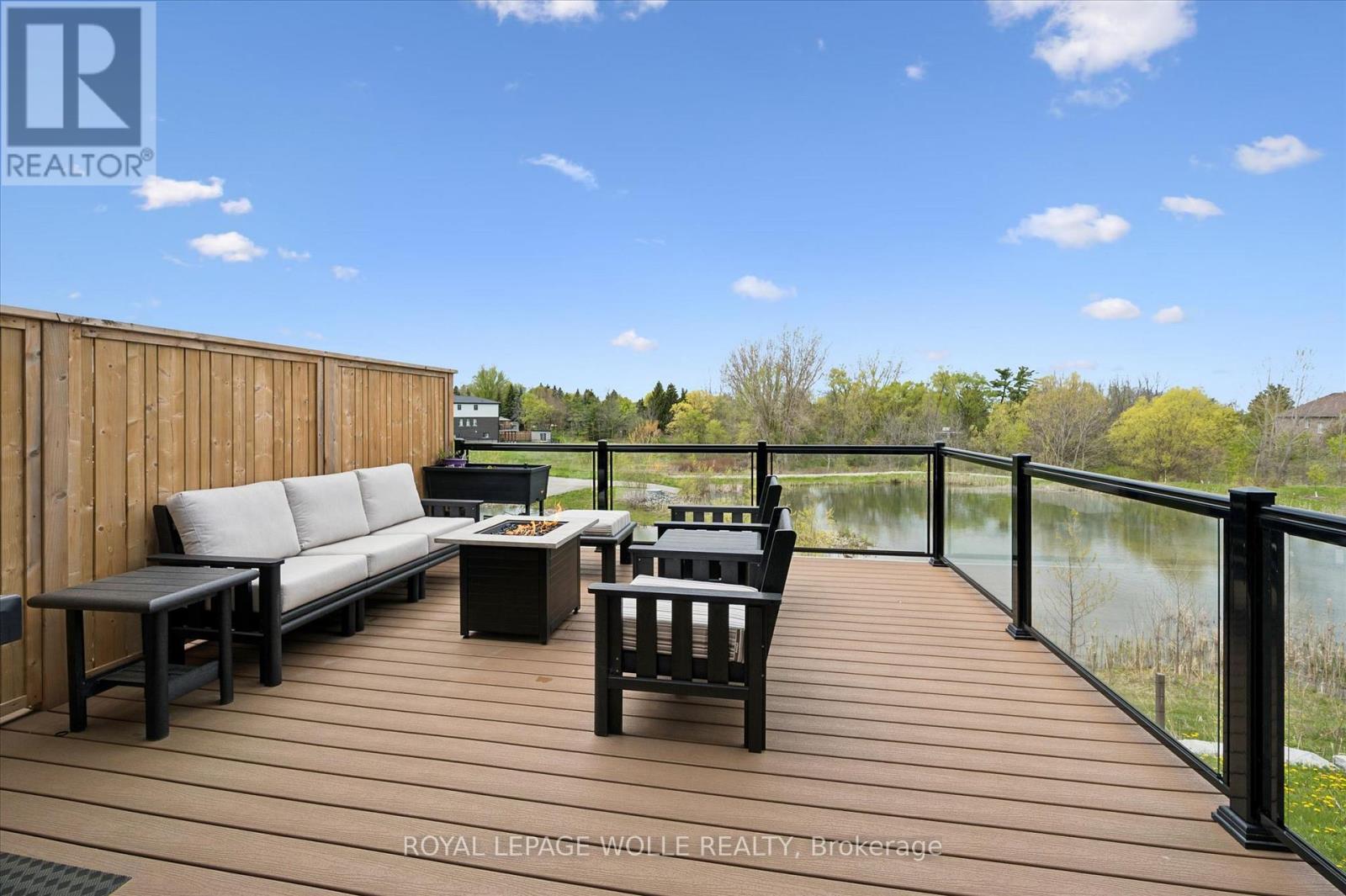












873 ROBERT FERRIE DRIVE

,
Kitchener,




Ontario
N2R0P2

