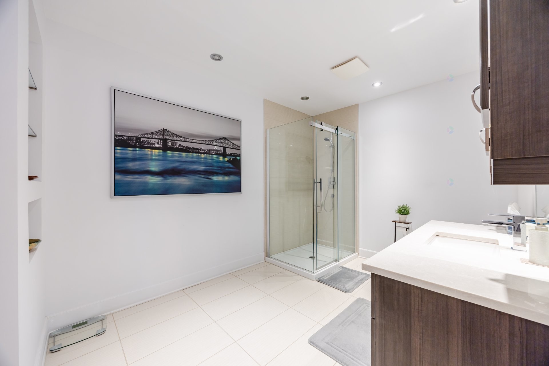 









6255


Rue Cortot

,
Brossard,




QC
J4Z0M2

