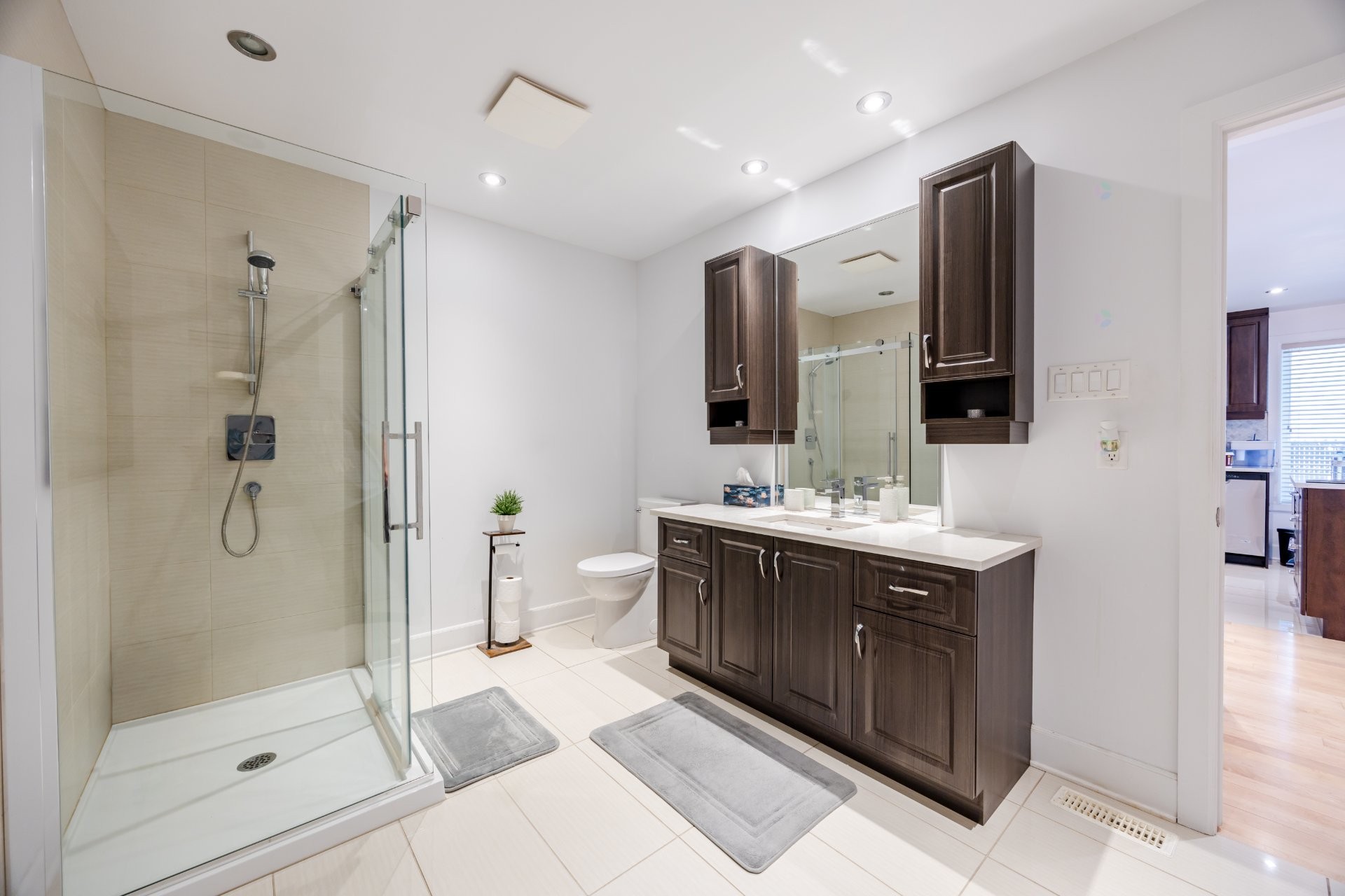 









6255


Rue Cortot

,
Brossard,




QC
J4Z0M2

