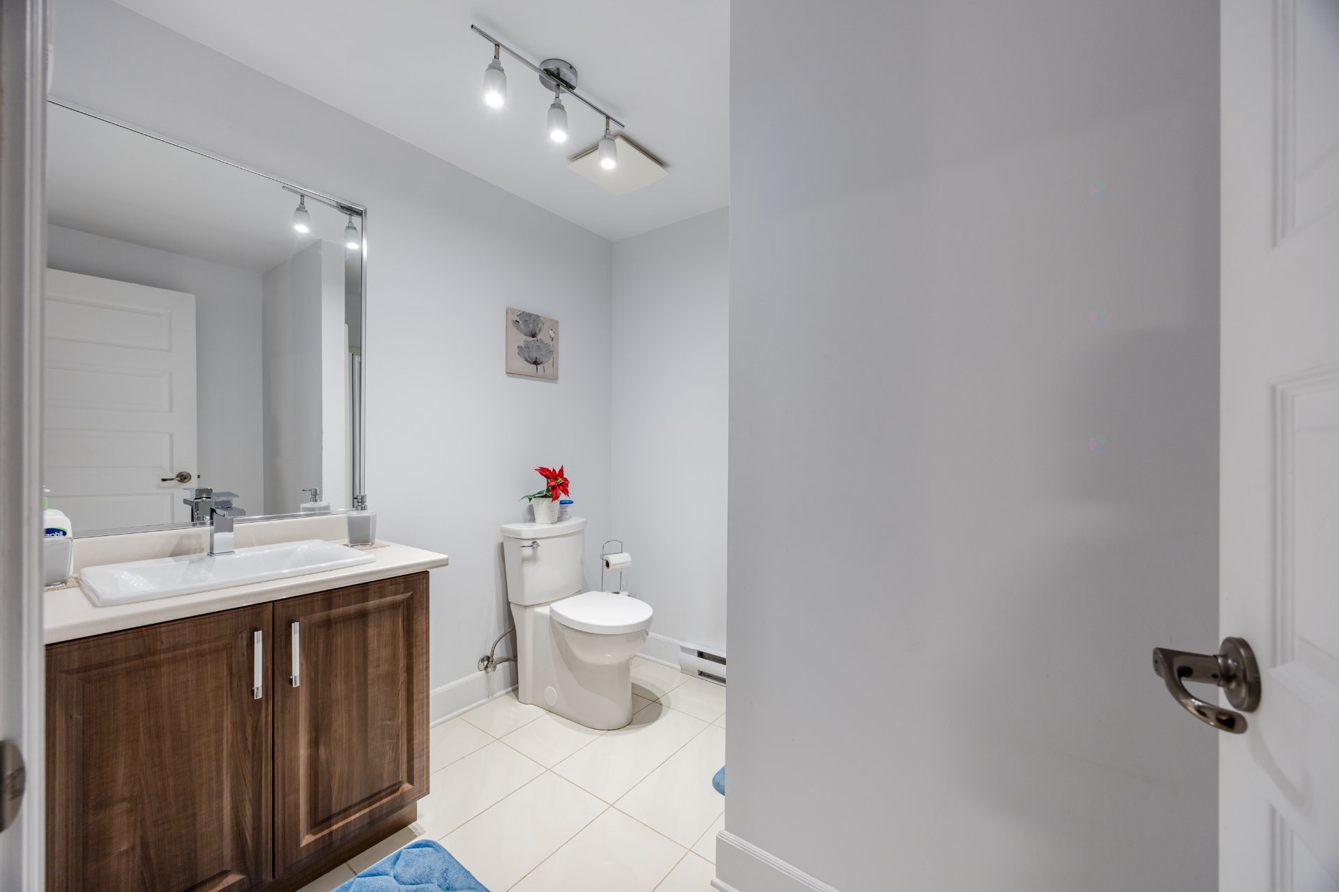 









6255


Rue Cortot

,
Brossard,




QC
J4Z0M2

