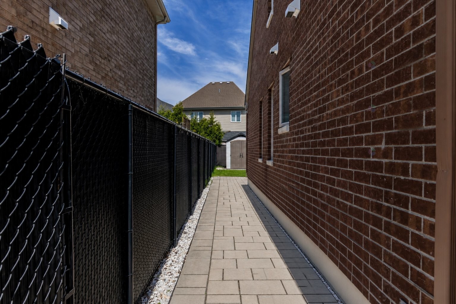 









6255


Rue Cortot

,
Brossard,




QC
J4Z0M2

