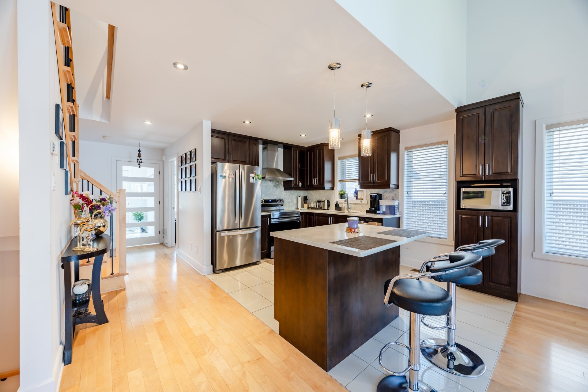 









6255


Rue Cortot

,
Brossard,




QC
J4Z0M2

