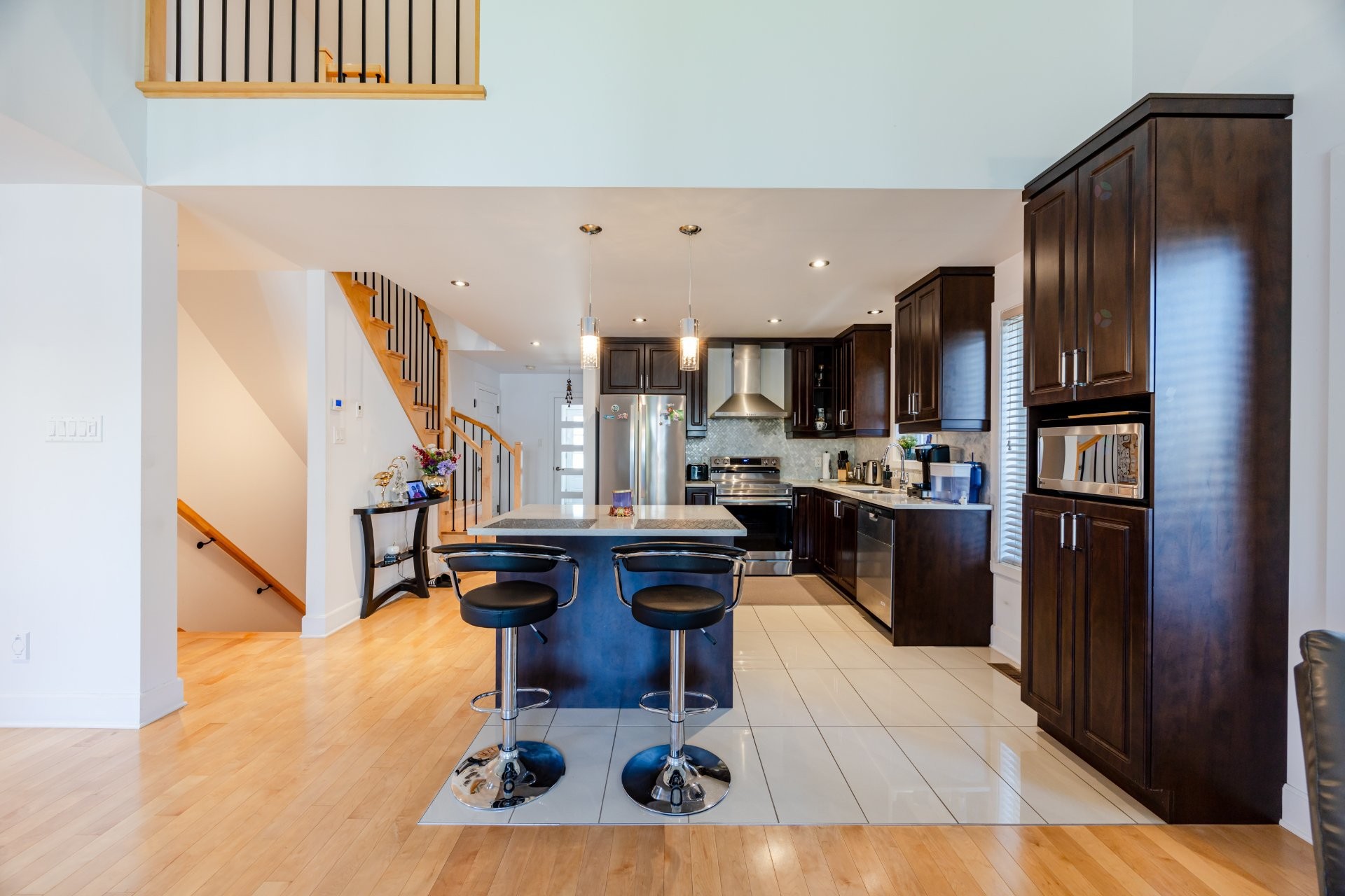 









6255


Rue Cortot

,
Brossard,




QC
J4Z0M2


